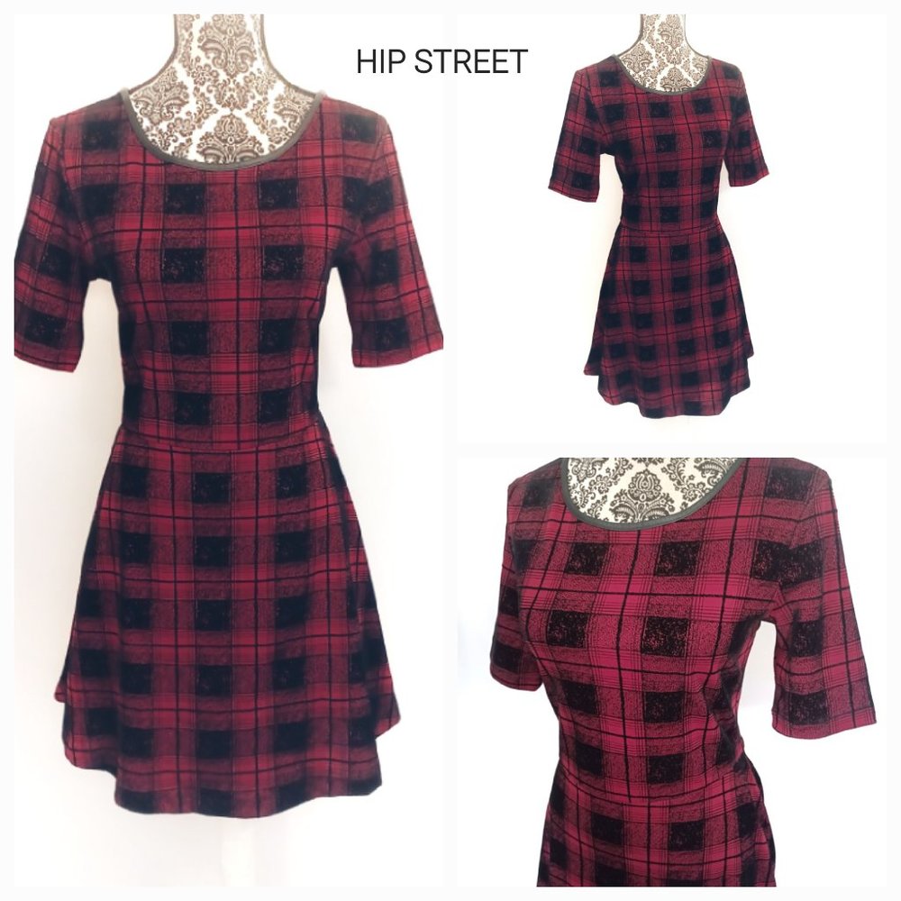 DIVIDED Dress Red Buffalo Plaid SS Stretch Scoop Neck Mini Skater 10